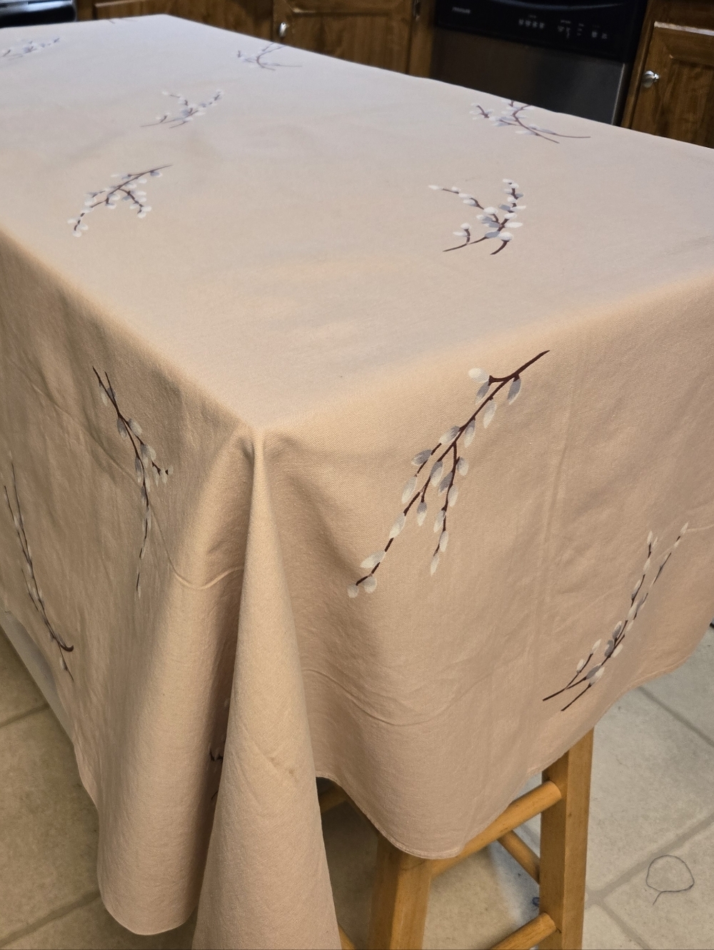 Vintage Beige Floral Branch Tablecloth - Unbranded